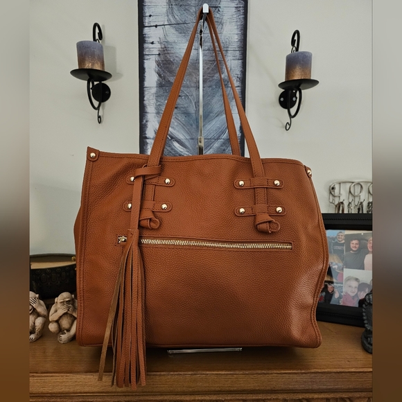 Laggo Handbags - Classic Tan Leather Tote Bag with Tassel